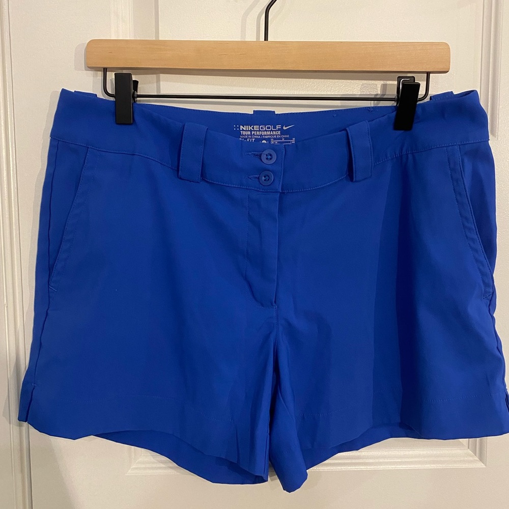Nike Women’s performance Golf shorts size 10